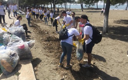 10 vite Korpus i Vullnetarëve të Mjedisit, rinisin aksionet. Pastrohet nga mbeturinat plazhi i Shëngjinit